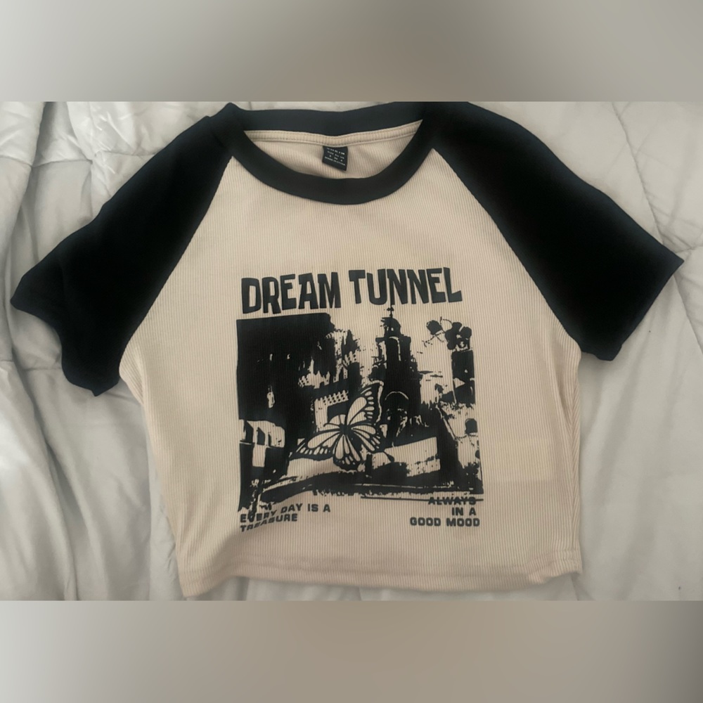 graphic croppd tee